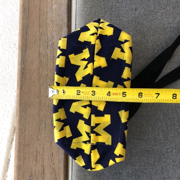 NWOT! - BROAD BAY University of Michigan Print Cotton Canvas Crossbody Bag - Picture 11 of 11